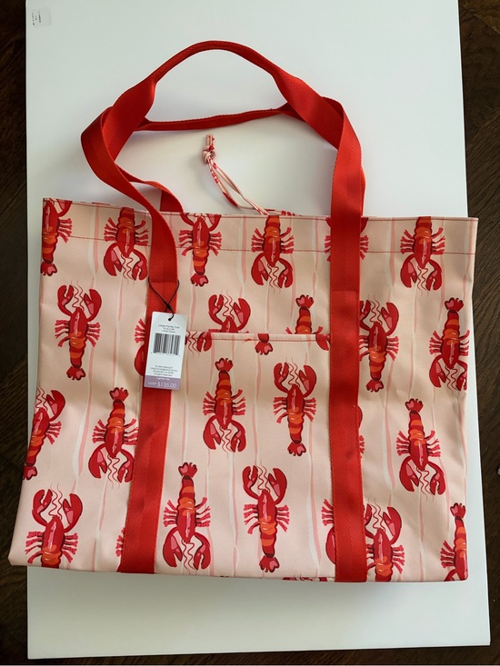 Vera Bradley Handbags - NWT - Vera Bradley Lobster Print large family Tote